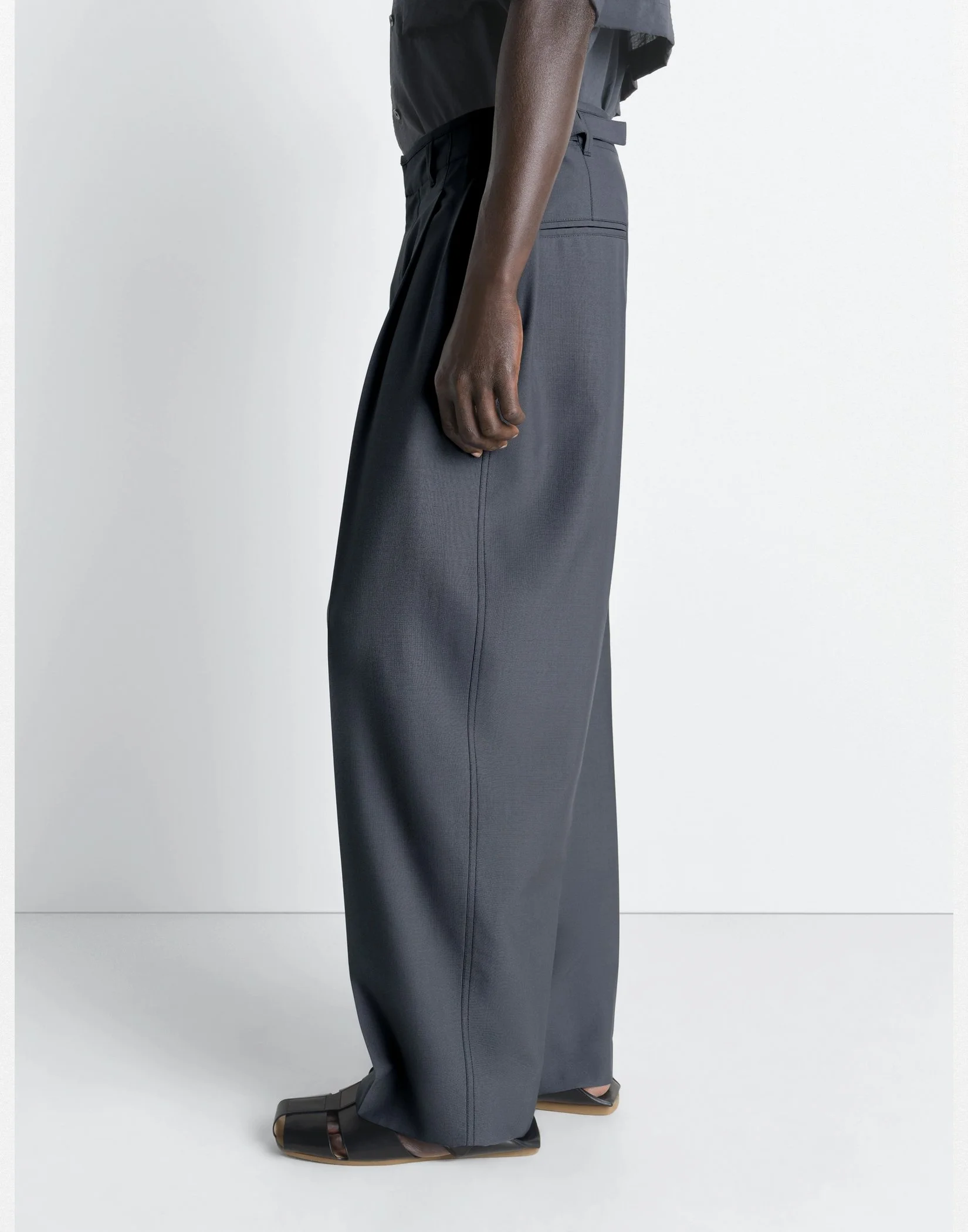 Lemaire - ANATOMIC SLIP-ON (BLACK) — EQUIPMENT